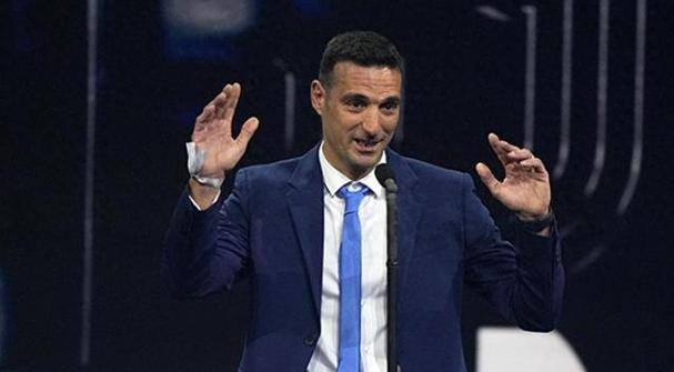 马特乌斯：这么明显的手球未判，让人怀疑VAR裁判离席去喝咖啡了