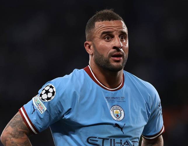 沃克：两年前图赫尔邀我加盟拜仁，因与瓜帅一顿晚餐决定留在曼城