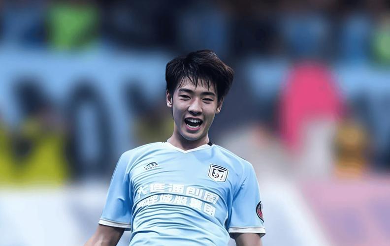 东体：姚浩洋出自大连东北路小学，曾在中甲单赛季15场零封