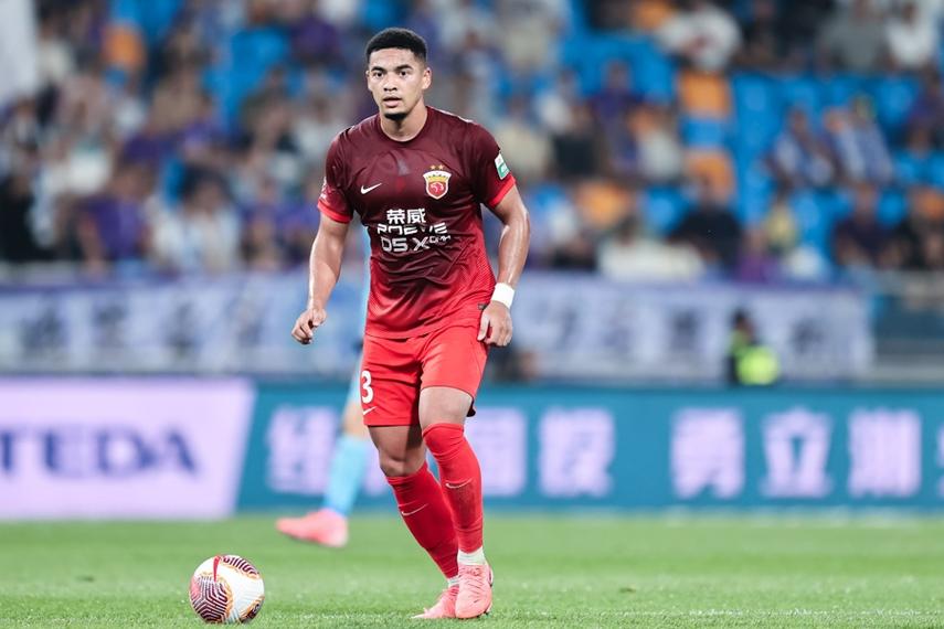 提前4天！记者：青岛西海岸周日客战海港，球队今天奔赴上海