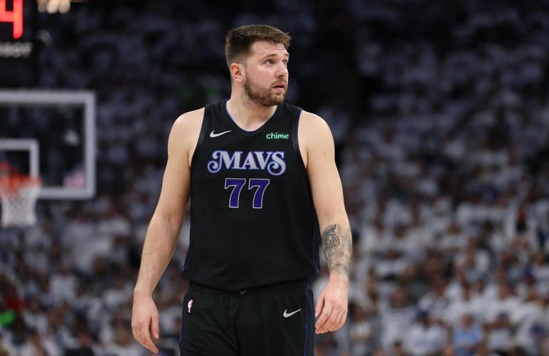 沃西：东契奇不可思议 能助攻能得分还能营造鼓舞全队的氛围