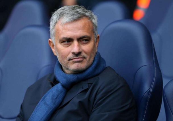 电讯报：金斯基被换下时 图多尔甚至没看一眼 这算什么执教方式？