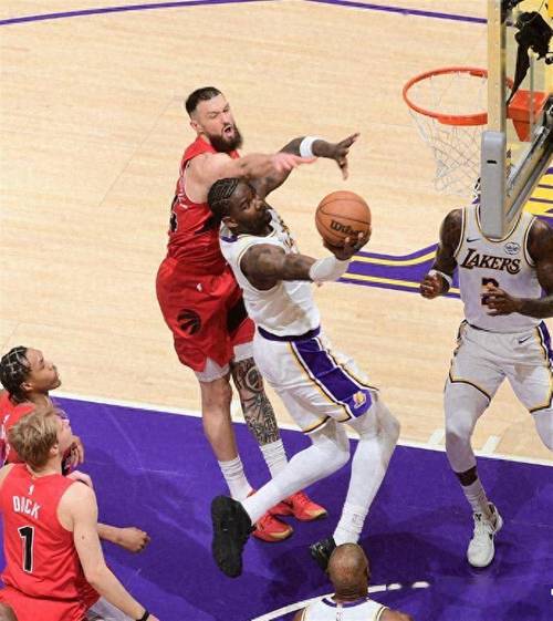 他的得分是新高吗？无需问主播，跟小吧一键确认球员生涯纪录