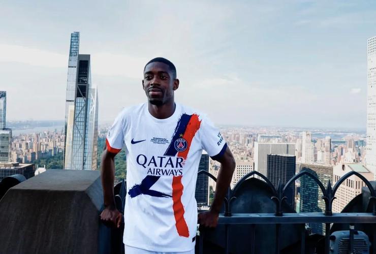 队报：登贝莱有望在对阵切尔西的比赛中重回巴黎首发