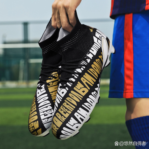 伊格莱西亚斯：指甲涂黑支持黑人运动 小贝古蒂改变足坛男性形象