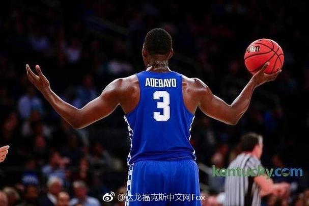 大学室友！福克斯打趣：阿德巴约83分太疯狂 很生气他得分比我多