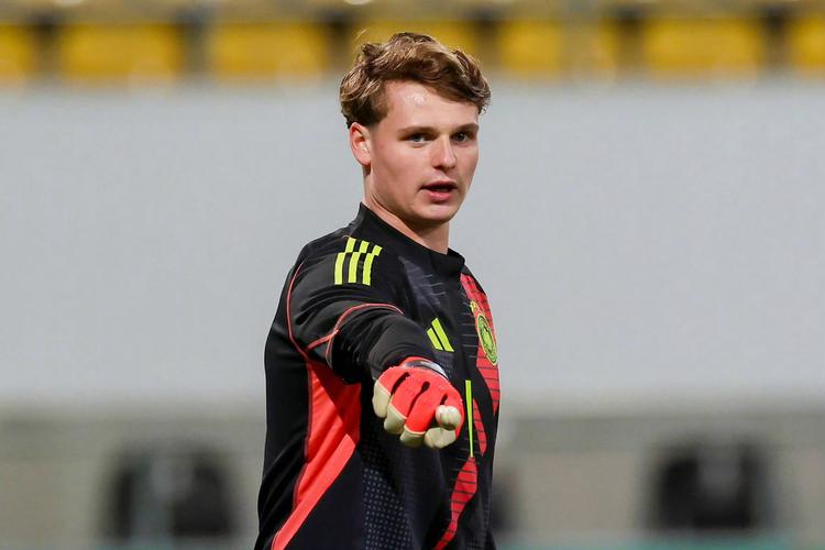 拜仁主席谈伤员：乌尔比希可能脑震荡 相信伤员们一定能度过难关