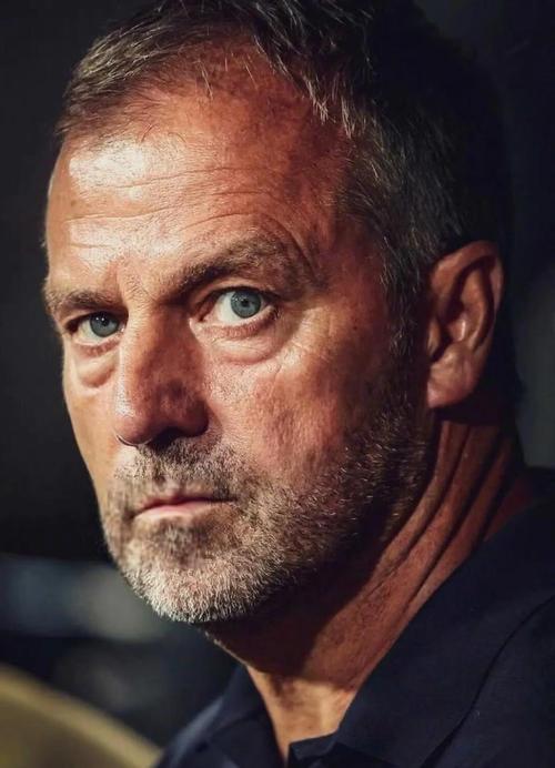 埃斯帕特社媒：非常高兴在欧冠上演巴萨首秀，将努力争取更多机会