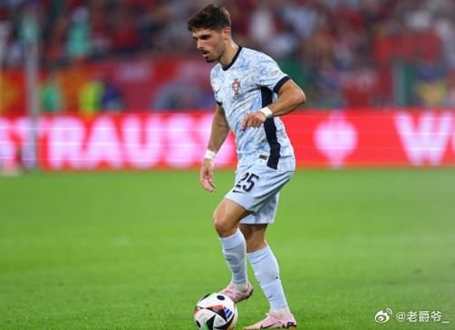 太阳报：内托推搡球童没染黄，但欧足联可能介入处罚