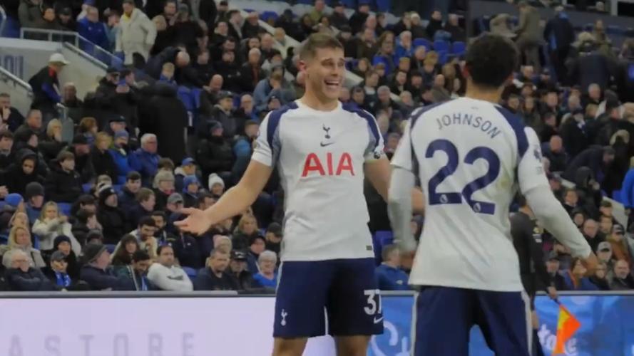 旧将：利物浦确实需要再引进一名中卫，范德芬似乎是不错的选择