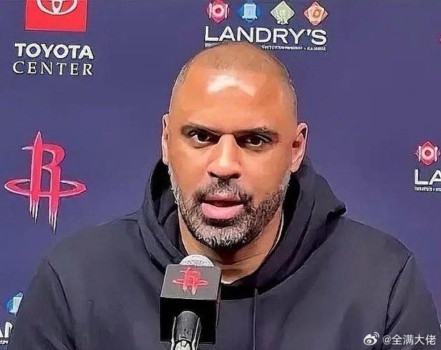 火媒：乌度卡在进攻端一窍不通 但火箭管理层很喜欢他 他饭碗很稳