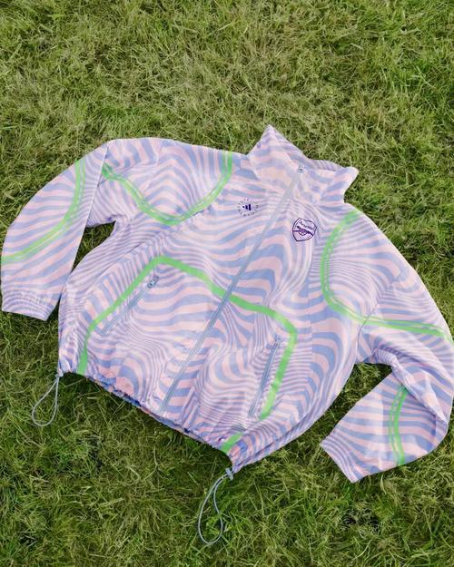 阿森纳今日正式发布阿迪达斯x阿森纳xPlaces+Faces三方联名系列