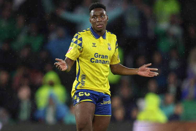 推搡球童！罗马诺：欧足联宣布对切尔西前锋内托启动纪律调查程序