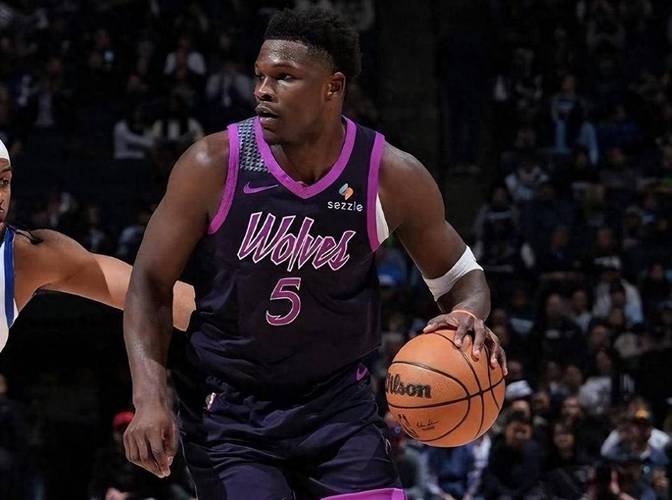 右手腕扭伤！科尔：穆迪不会出战森林狼 会随队出战六连客之旅