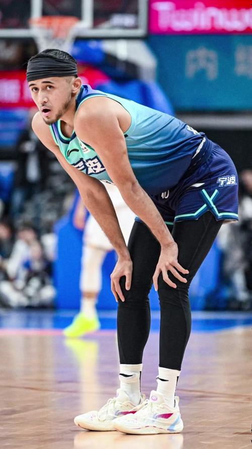 潜力赛-李弘权6分5板 上海击败北控 卡米然10分 宁波战胜广州