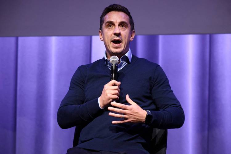 内维尔：热刺现在就像车祸现场一样糟糕 要换帅就得趁早等不起了