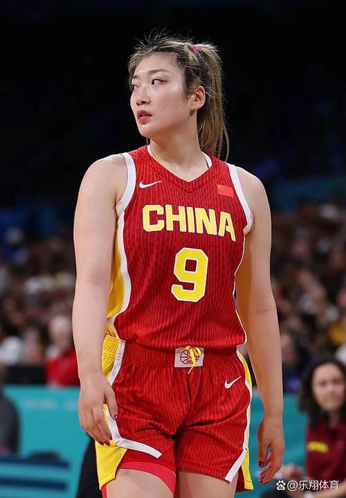 媒体人：中国女篮又强调内外线平衡又强调组织好进攻 强点是谁呢