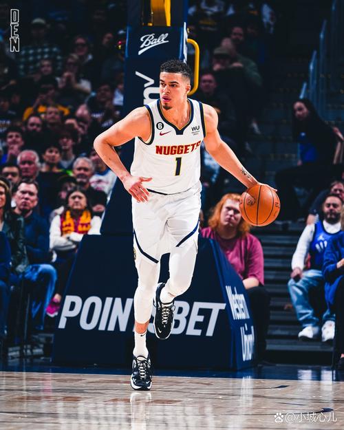 解说：凯尔登很拼命地防约基奇 卡特·布莱恩特需要建立自信