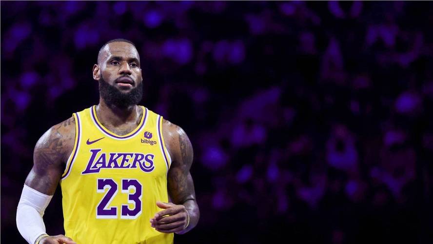 詹姆斯：我和妻子能得到的最大赞誉 是人们夸我们的孩子行为端正