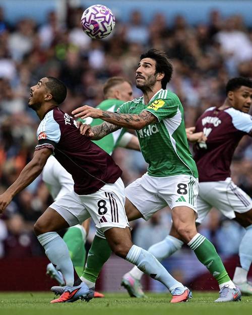 埃梅里执教维拉以来带队取胜100场，英超主帅同期胜场第三多