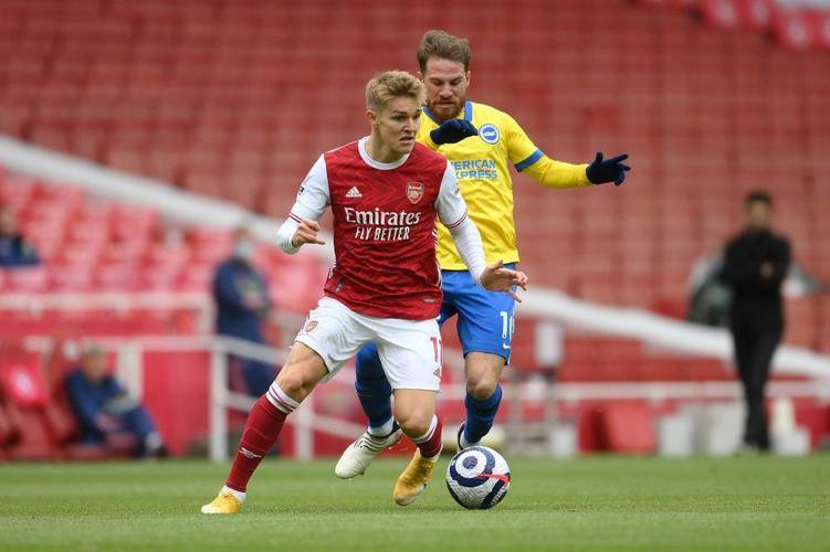 塞维官方：主帅阿尔梅达禁赛减少一场，但俱乐部将继续上诉