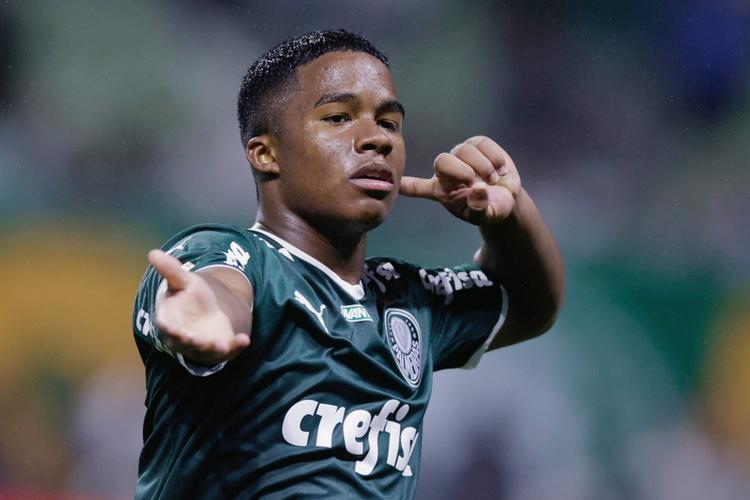 佩蒂特：恩德里克想进球改变比赛，他在进攻端敢于尝试不该被批评