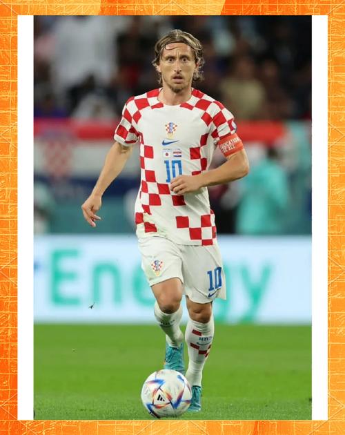 拉基蒂奇：建议大家好好享受看莫德里奇踢球的时光，他难以置信