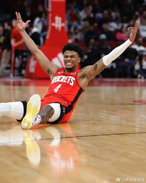 内外开花！杰伦·格林13中7砍半场最高19分 三分9中5