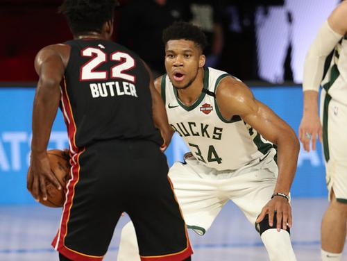 可惜了好手感！贝利遭遇脑震荡本场不会回归 离场前3中3砍下8分