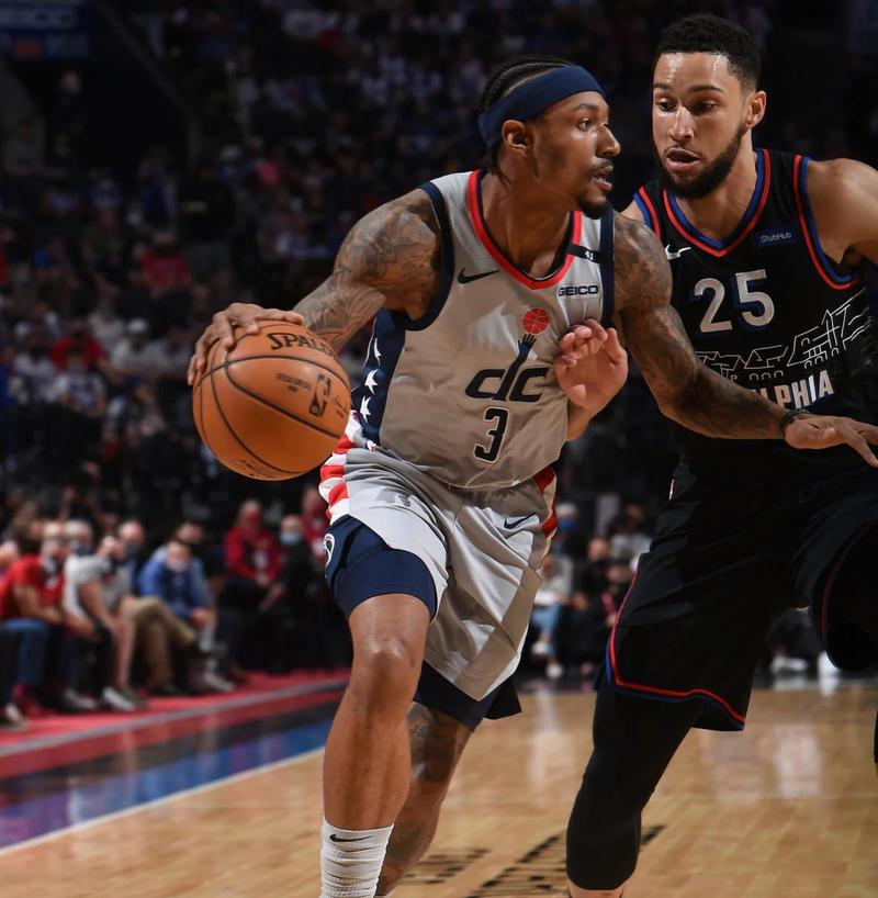 合力追分！亚布塞莱&特雷·琼斯半场合计12中10 合砍23分