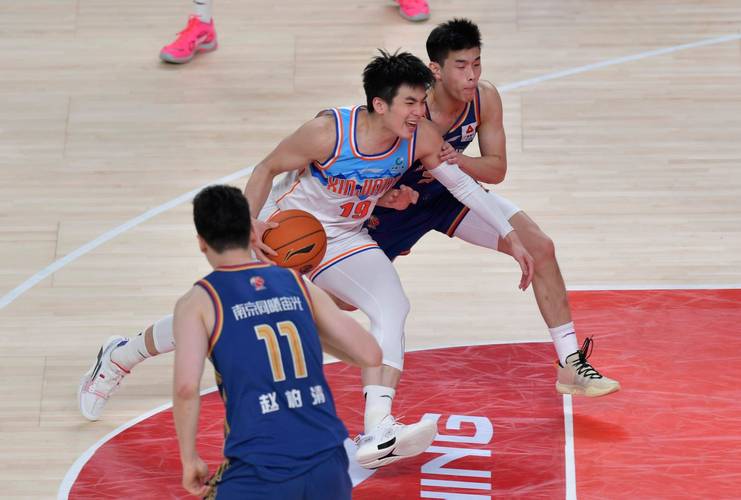 一内一外！CBA官方：同曦为卡特莱特和阿科尔·马温完成注册