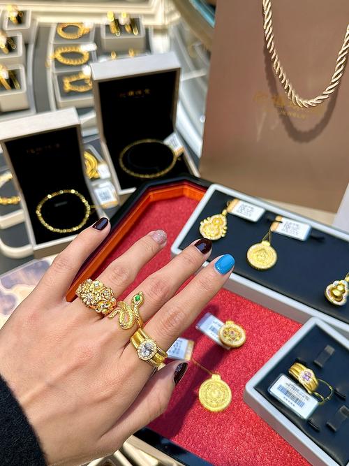 赠昂贵手链+请吃饭+送衣服自己却坐经济舱！威少：少花300同时到