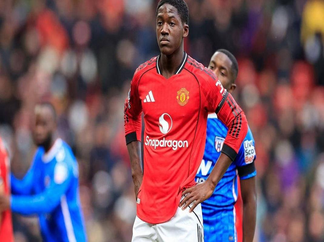 TA曼联外租球员观察：奥纳纳起伏大 桑乔霍伊伦拉什福德预计离队