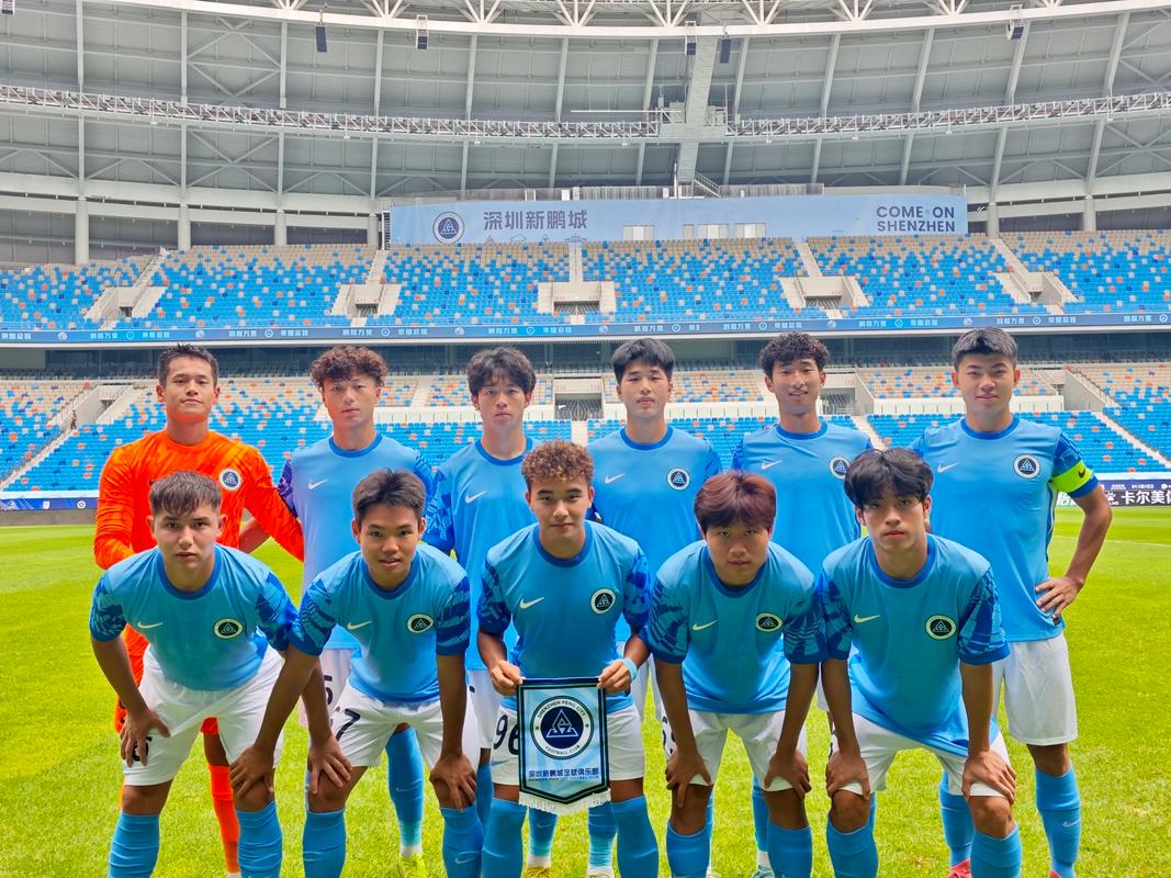 记者：吴兴涵昨天突然生病，应该进不了与深圳新鹏城比赛大名单