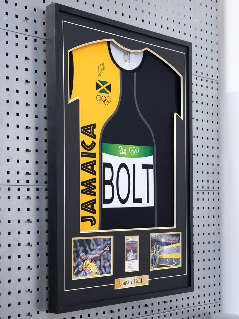 阿瓜多：无法描述西甲首秀的感觉，会把这件球衣挂在卧室装裱起来