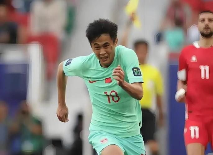 戴伟浚：开始感受到足球的快乐，状态慢慢找回来了