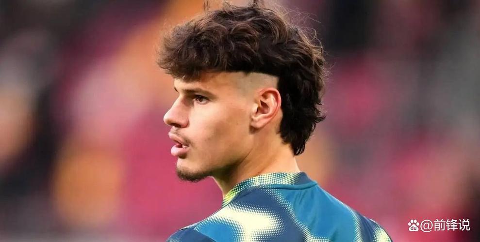 凯尔凯兹：和罗伯逊就传中聊了很多，他是利物浦传奇大家很爱他