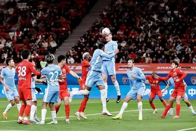 半场-河南1-0云南玉昆 姆布拉2失单刀后破门古斯塔沃送助攻