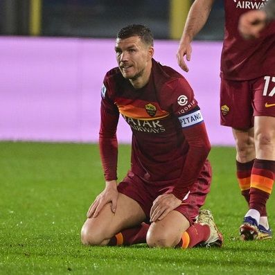 记者：姆希塔良对阵亚特兰大肌肉受伤，严重程度有待评估