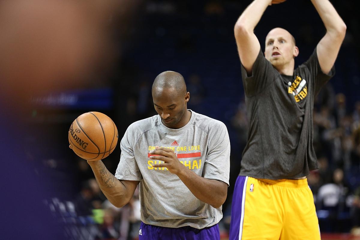 变身3D？斯马特成队史第二位单场5+三分5+抢断  比肩科比