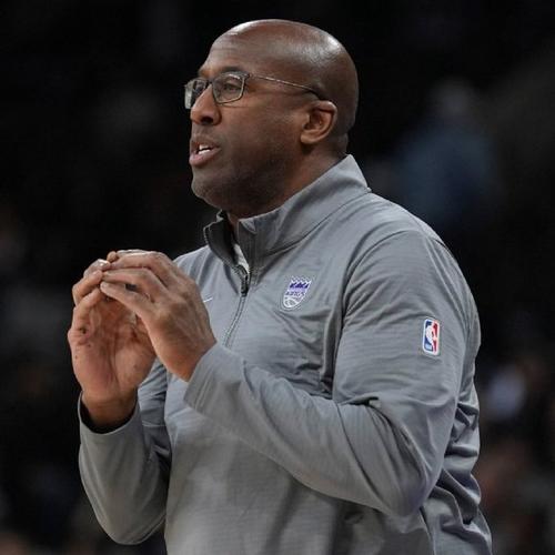 迈克·布朗：我对我们的开局 以及整场大部分时间的表现都不满意