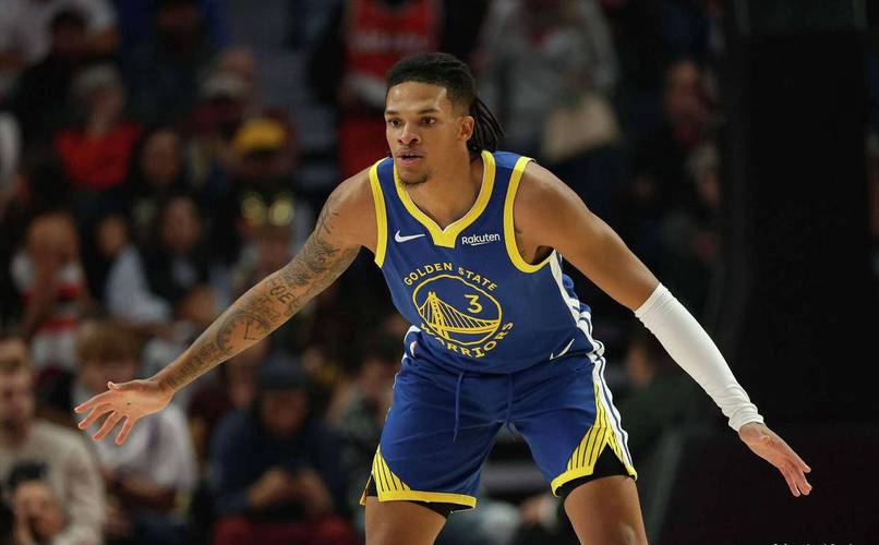 理查德新秀赛季已送出71次抢断 为队史自10年库里后新秀最多