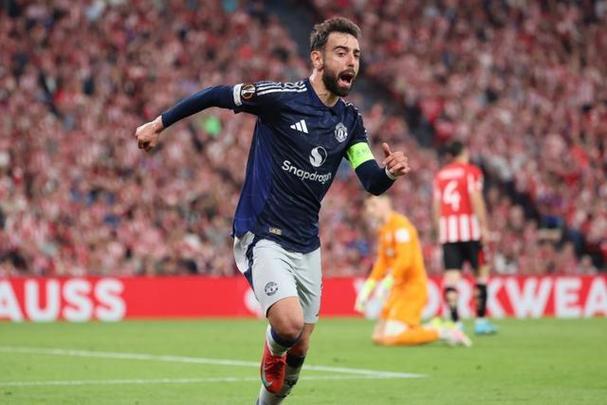 B费：我没有多一双眼睛只是会阅读比赛 会根据队友类型送不同传球