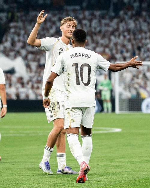 马卡报：姆巴佩和卡雷拉斯回归训练，姆巴佩可能在比赛中替补出场