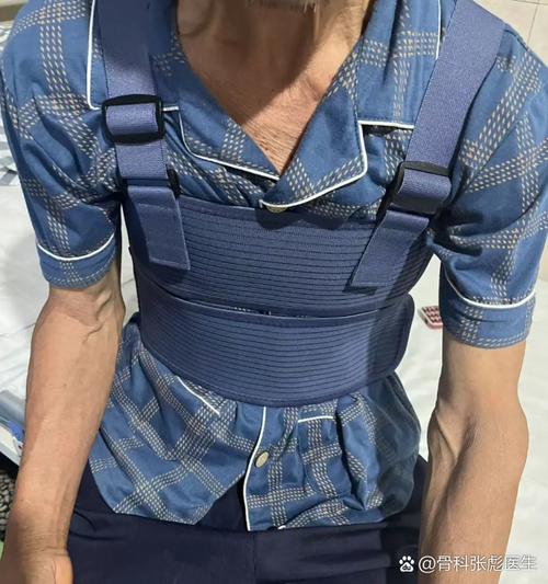 记者：闫炳良没有骨折，正常情况下三周左右能恢复