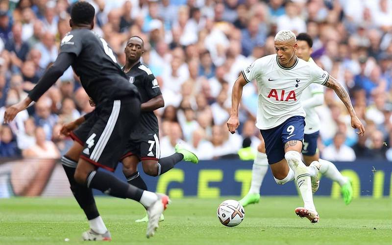 斯彭斯：安菲尔德拿分意义非凡，里沙利松是热刺关键先生