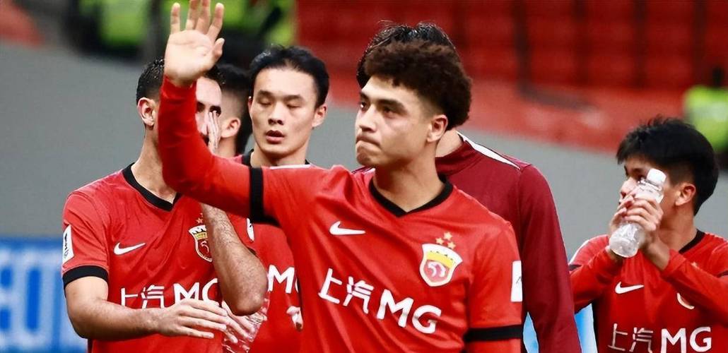 记者：上海外援质量高&国内球员崛起 他们已成本季夺冠最大热门