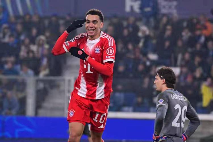 首回合拜仁6-1取胜！拜仁vs亚特兰大裁判：法国人巴斯蒂恩执法