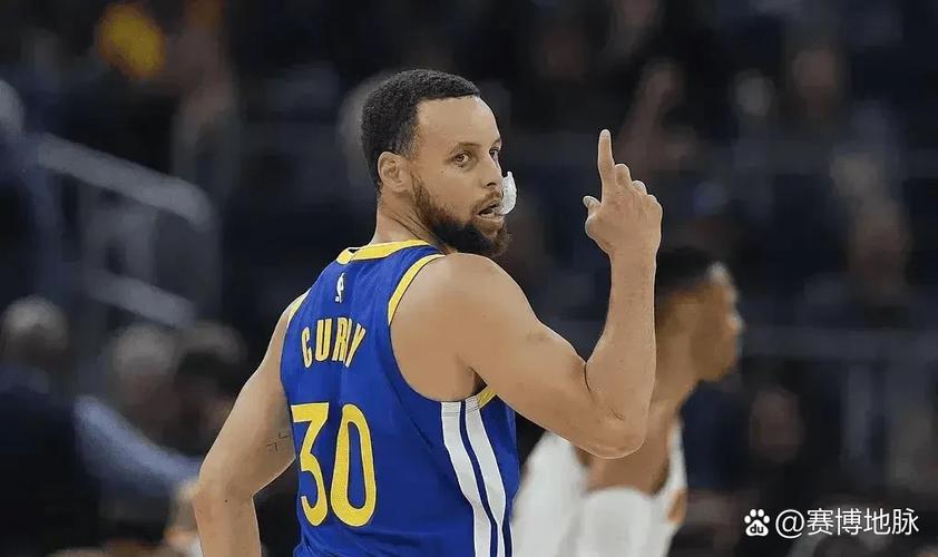 香波特：我们对库里克莱上无耻动作 但他俩一点都不抱怨