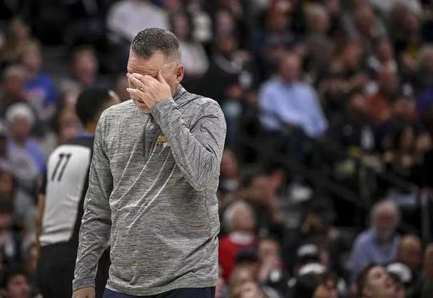 11次输3分以内！马龙：掘金关键时刻很挣扎 这不是我们习惯看到的